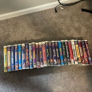 Lot of 25 Disney VHS